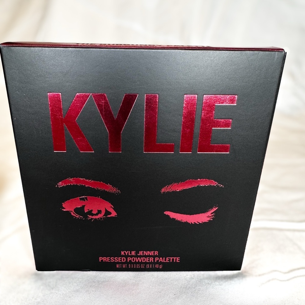 🆕 KYLIE COSMETICS Pressed Powder Eyeshadow Palette in The Burgundy Palette NIB - Picture 5 of 8